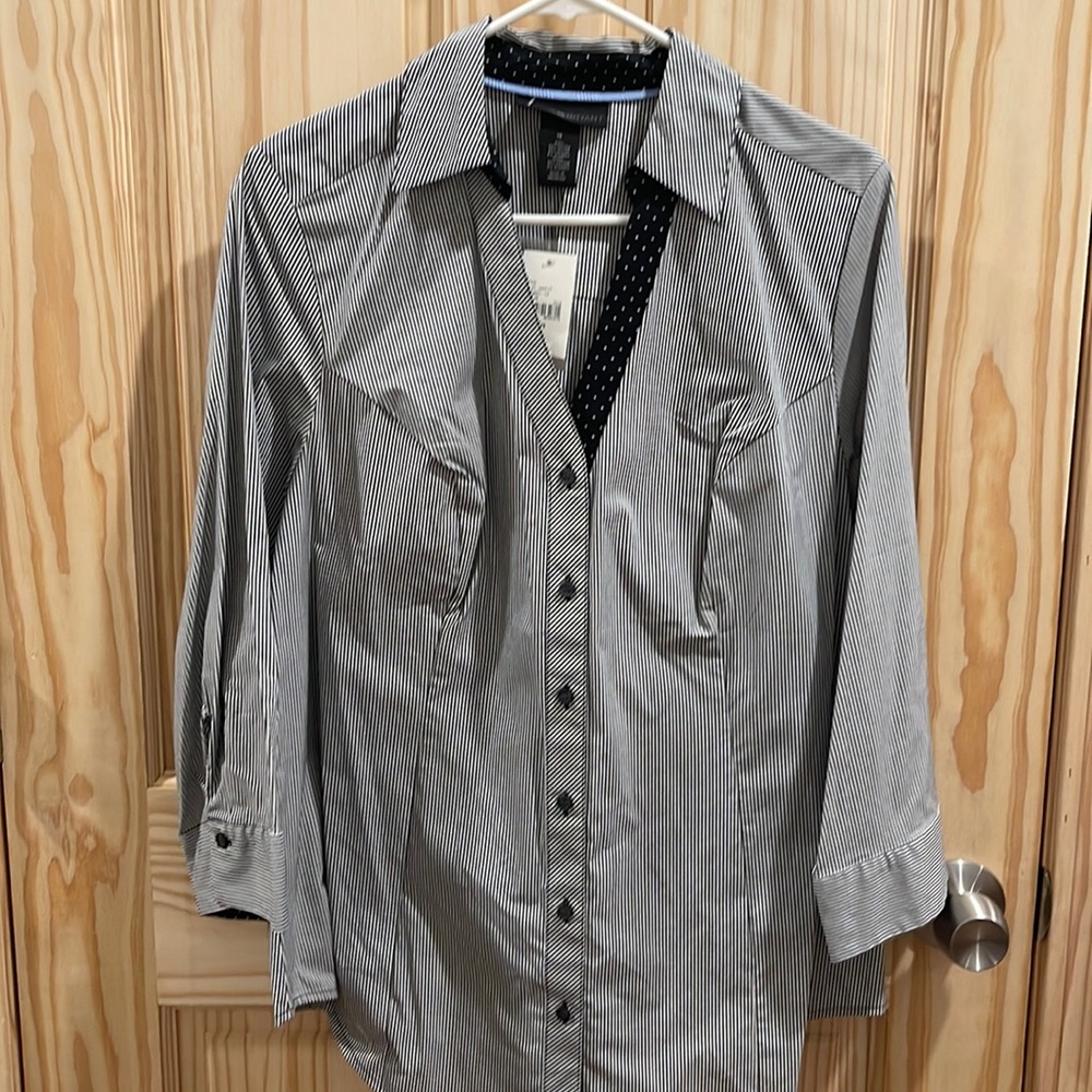 Pine strip Navy and White blouse. The darting making the bosom is so flattering!